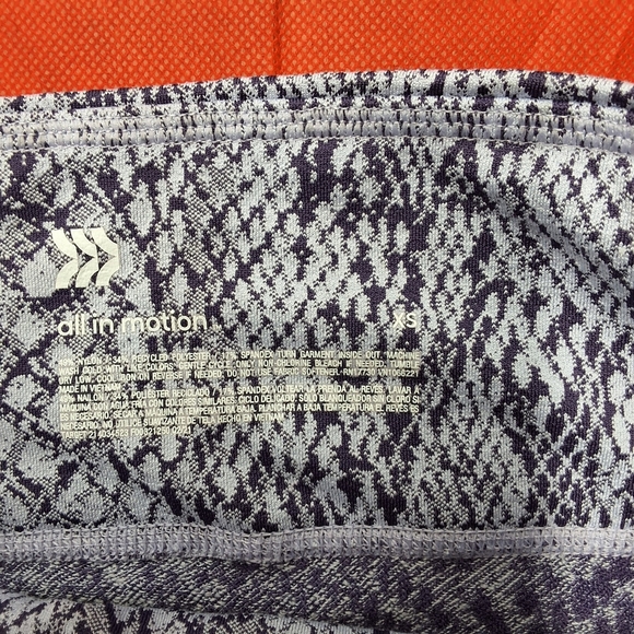 Snakeskin Print Leggings - Picture 8 of 8